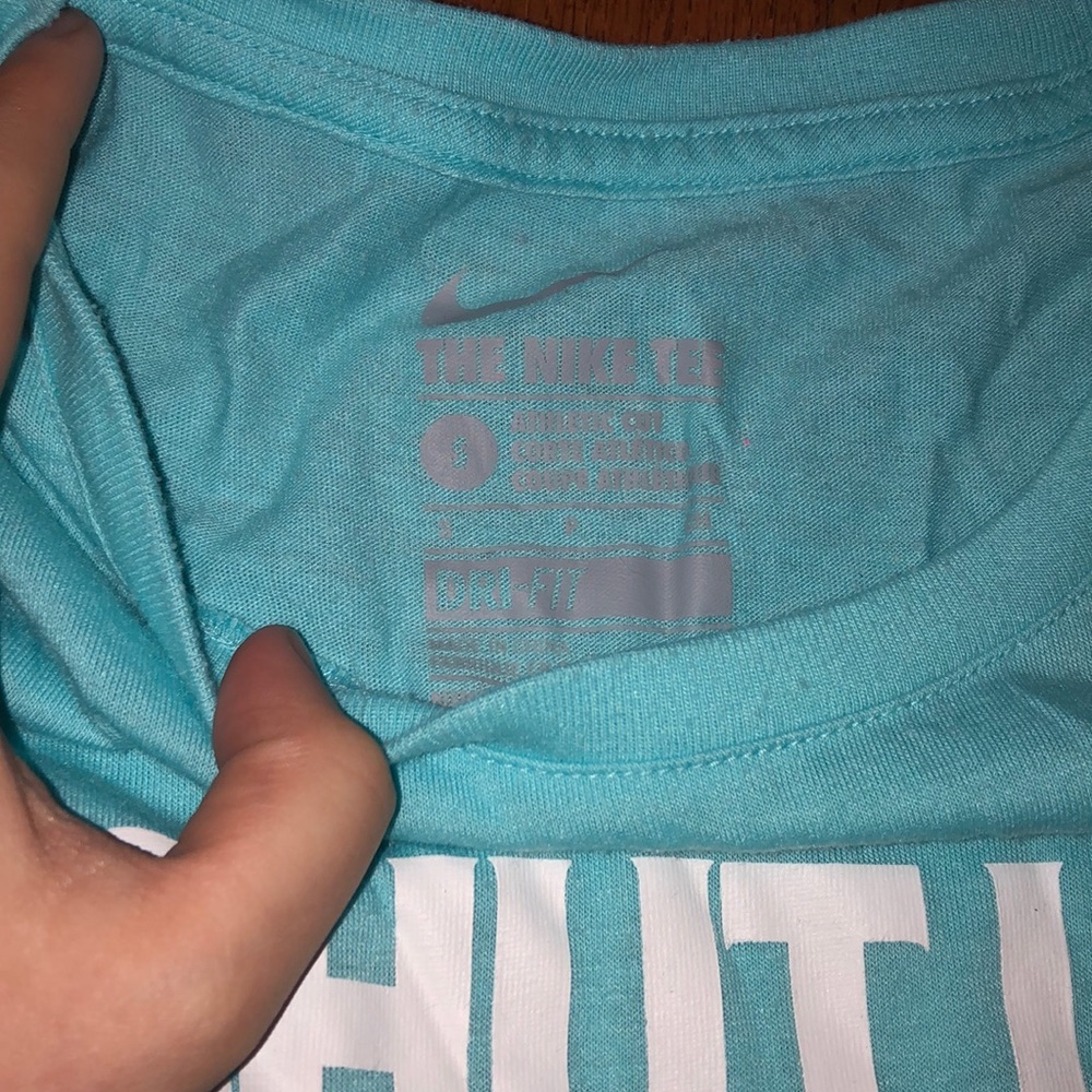 nike tee - Picture 2 of 2